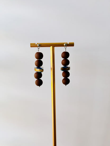 Brown - blue stones